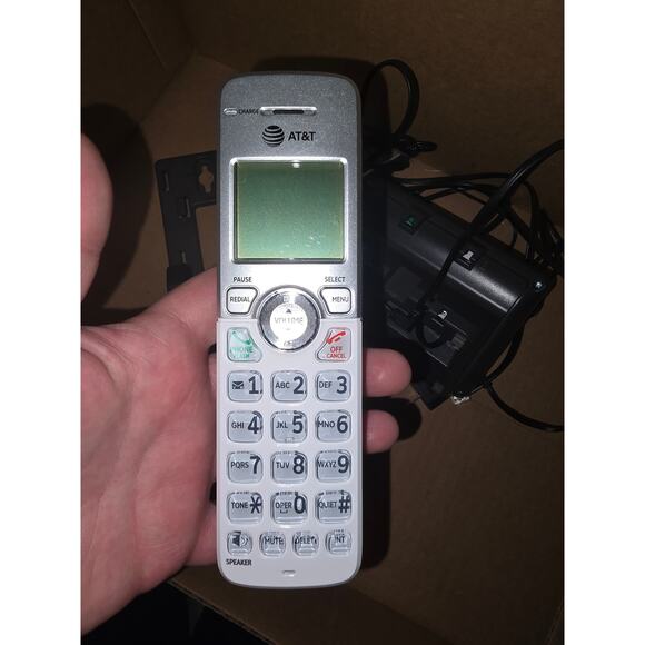 AT&T Cordless Phone System Digital Answering Machine - Picture 3 of 9